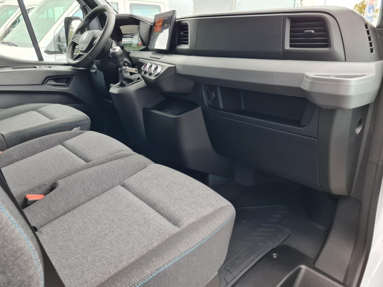 Тентованный фургон Renault Master Pritsche 2x Schiebe Plane 10 Pal. LUFTFEDERUNG: фото 14 Тентованный фургон Renault Master Pritsche 2x Schiebe Plane 10 Pal. LUFTFEDERUNG: фото 14