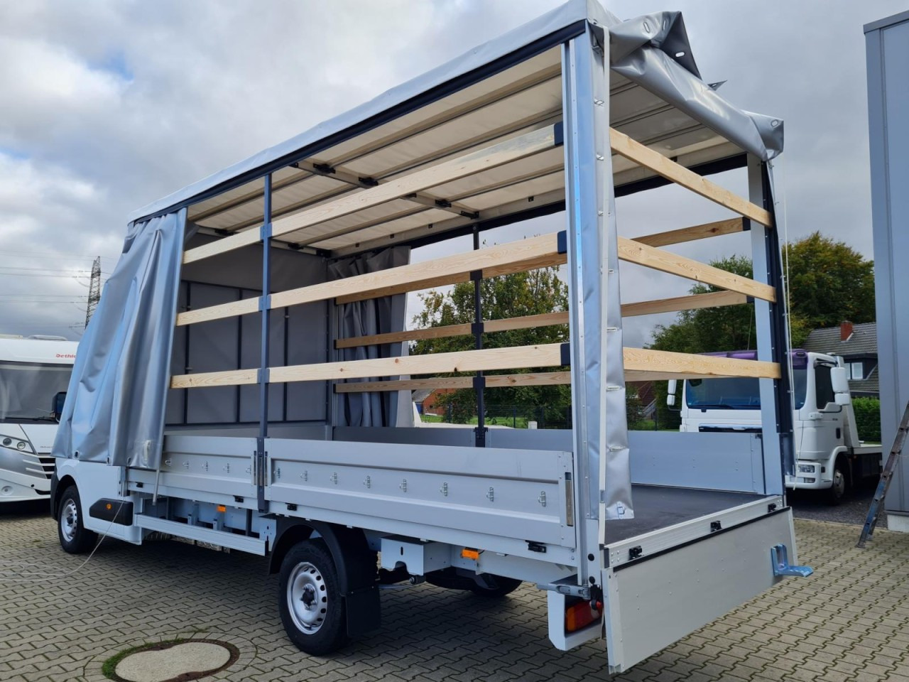 Тентованный фургон Renault Master Pritsche 2x Schiebe Plane 10 Pal. LUFTFEDERUNG: фото 18 Тентованный фургон Renault Master Pritsche 2x Schiebe Plane 10 Pal. LUFTFEDERUNG: фото 18