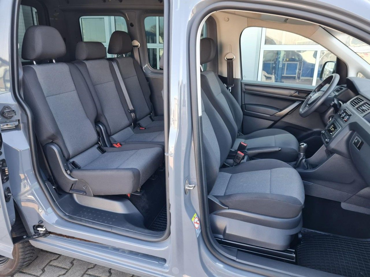 Volkswagen Caddy Kombi 4Motion TDi 5-Sitze KLIMA STHZ TEMPO - Пассажирский фургон: фото 4 Volkswagen Caddy Kombi 4Motion TDi 5-Sitze KLIMA STHZ TEMPO - Пассажирский фургон: фото 4