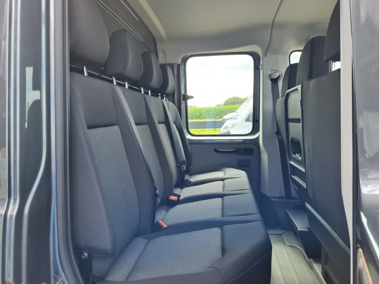 Volkswagen Crafter 35 DOKA 7-Sitze Maxi L4 KLIMA TEMPOMAT - Малотоннажный бортовой грузовик: фото 4 Volkswagen Crafter 35 DOKA 7-Sitze Maxi L4 KLIMA TEMPOMAT - Малотоннажный бортовой грузовик: фото 4
