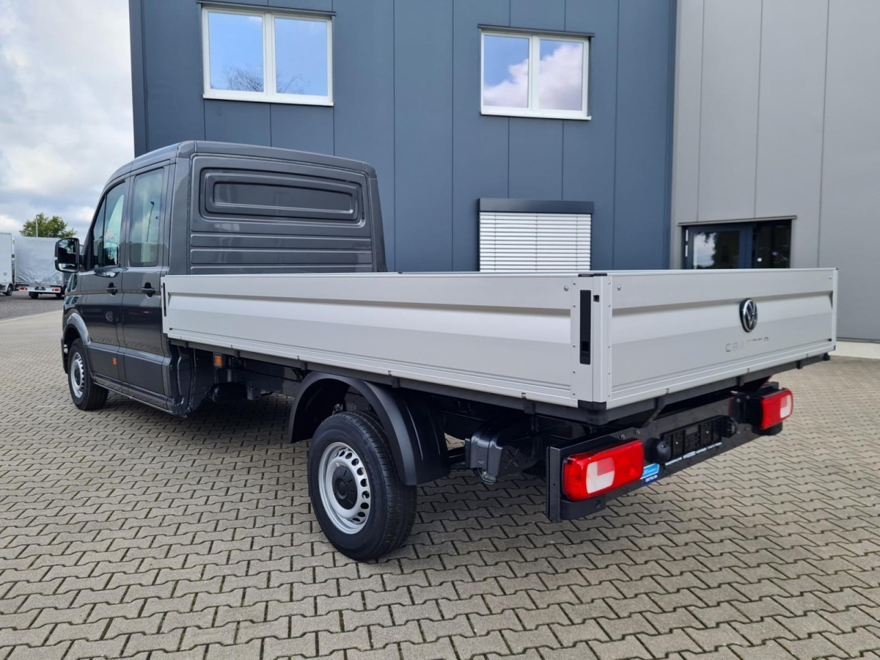 Volkswagen Crafter 35 Doka 7-Sitze MAXI L4 KLIMA TEMPOMAT - Малотоннажный бортовой грузовик, Грузопассажирский фургон: фото 4 Volkswagen Crafter 35 Doka 7-Sitze MAXI L4 KLIMA TEMPOMAT - Малотоннажный бортовой грузовик, Грузопассажирский фургон: фото 4
