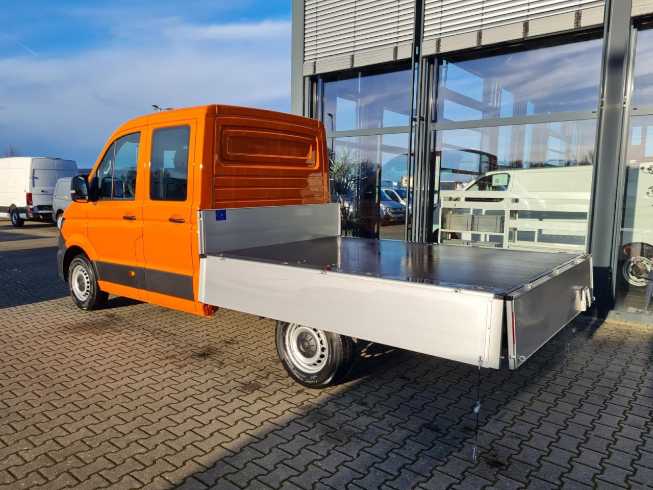 Малотоннажный бортовой грузовик, Грузопассажирский фургон Volkswagen Crafter 35 Doka 7-Sitze MR AHK KLIMA PDC TEMPOMAT: фото 8 Малотоннажный бортовой грузовик, Грузопассажирский фургон Volkswagen Crafter 35 Doka 7-Sitze MR AHK KLIMA PDC TEMPOMAT: фото 8