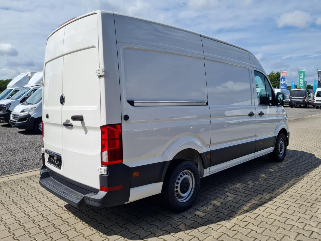Volkswagen Crafter 35 Kasten MR L3H3 KLIMA KOMFORT PDC TEMPOMAT - Цельнометаллический фургон: фото 4 Volkswagen Crafter 35 Kasten MR L3H3 KLIMA KOMFORT PDC TEMPOMAT - Цельнометаллический фургон: фото 4