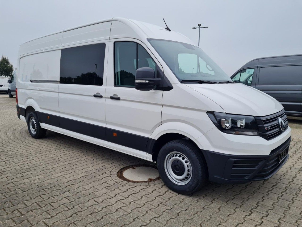 Volkswagen Crafter 35 Kasten Plus 4MOTION Doka Mixto L4H3 - Цельнометаллический фургон, Грузопассажирский фургон: фото 3 Volkswagen Crafter 35 Kasten Plus 4MOTION Doka Mixto L4H3 - Цельнометаллический фургон, Грузопассажирский фургон: фото 3