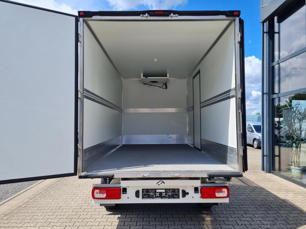 Volkswagen Crafter 35 Kühlkoffer Carrier Viento 300 NAVI/APP - Фургон-рефрижератор: фото 5 Volkswagen Crafter 35 Kühlkoffer Carrier Viento 300 NAVI/APP - Фургон-рефрижератор: фото 5