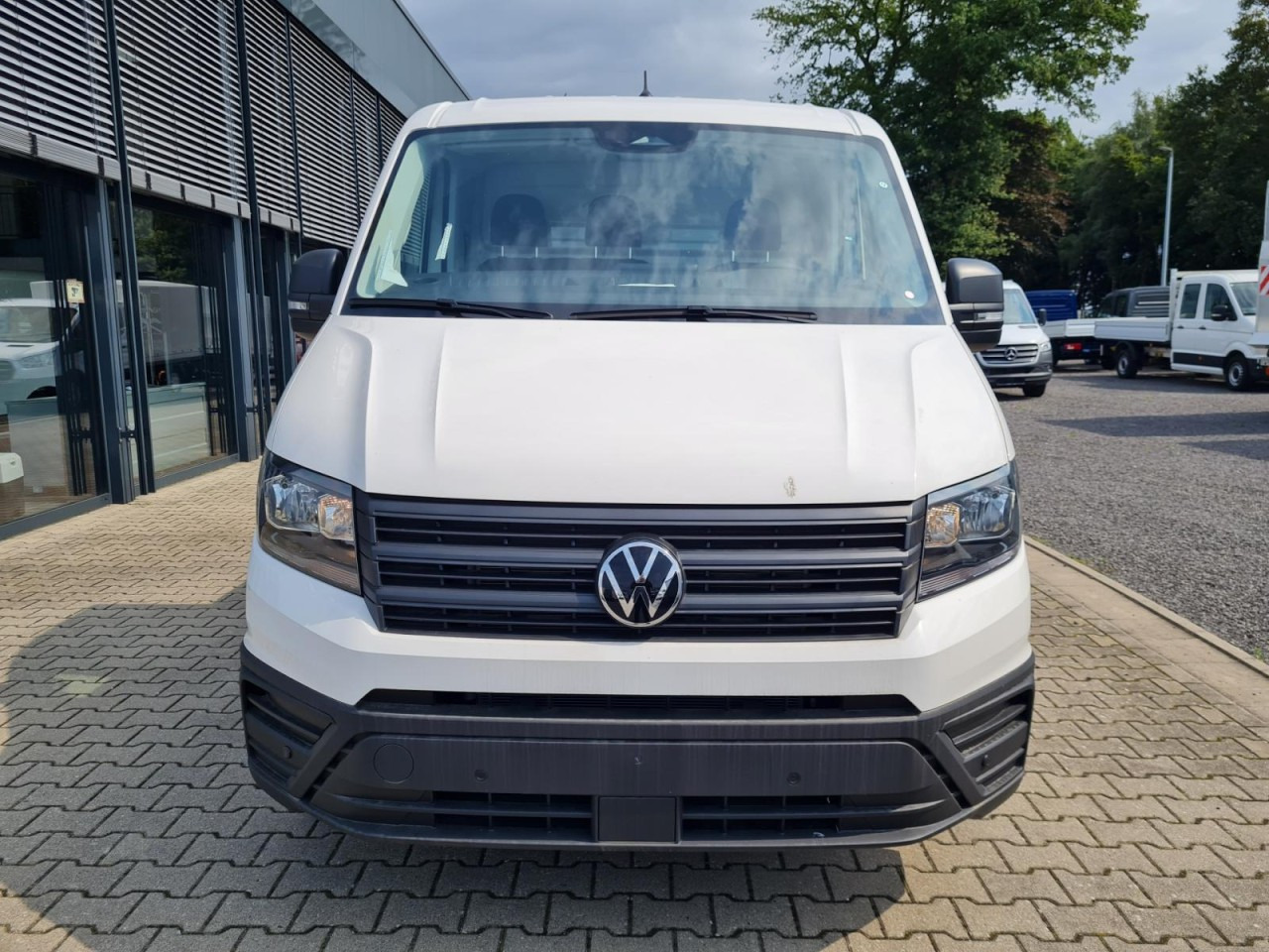 Volkswagen Crafter 35 Pritsche TDi MR L3 KLIMA TEMPOMAT - Малотоннажный бортовой грузовик: фото 2 Volkswagen Crafter 35 Pritsche TDi MR L3 KLIMA TEMPOMAT - Малотоннажный бортовой грузовик: фото 2