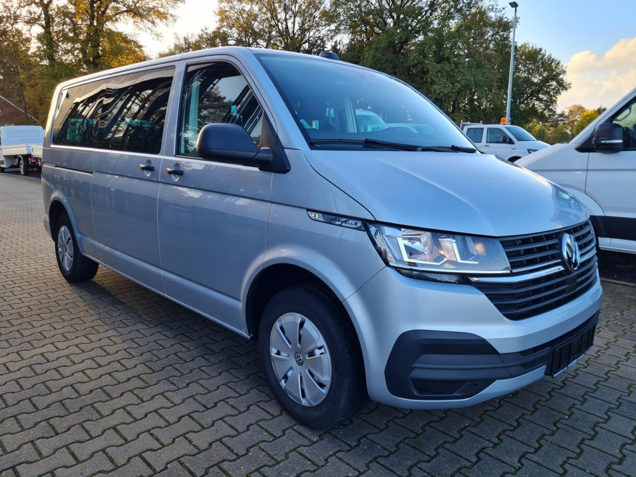 Volkswagen T6.1 Caravelle TDI lang 9 Sitzer 2 Schiebetüren Trendl. - Микроавтобус, Пассажирский фургон: фото 3 Volkswagen T6.1 Caravelle TDI lang 9 Sitzer 2 Schiebetüren Trendl. - Микроавтобус, Пассажирский фургон: фото 3
