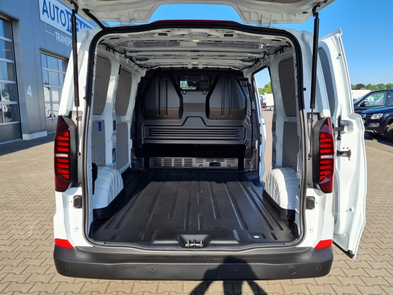 Volkswagen T7 Kasten Tdi KR Heckklappe PDC KLIMA TEMPOMAT - Легковой фургон: фото 5 Volkswagen T7 Kasten Tdi KR Heckklappe PDC KLIMA TEMPOMAT - Легковой фургон: фото 5