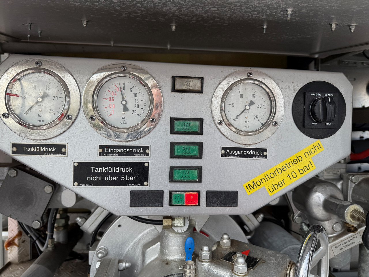 Пожарная машина MAN 12.222 LF16 Feuerwehr-LKW: фото 11 Пожарная машина MAN 12.222 LF16 Feuerwehr-LKW: фото 11