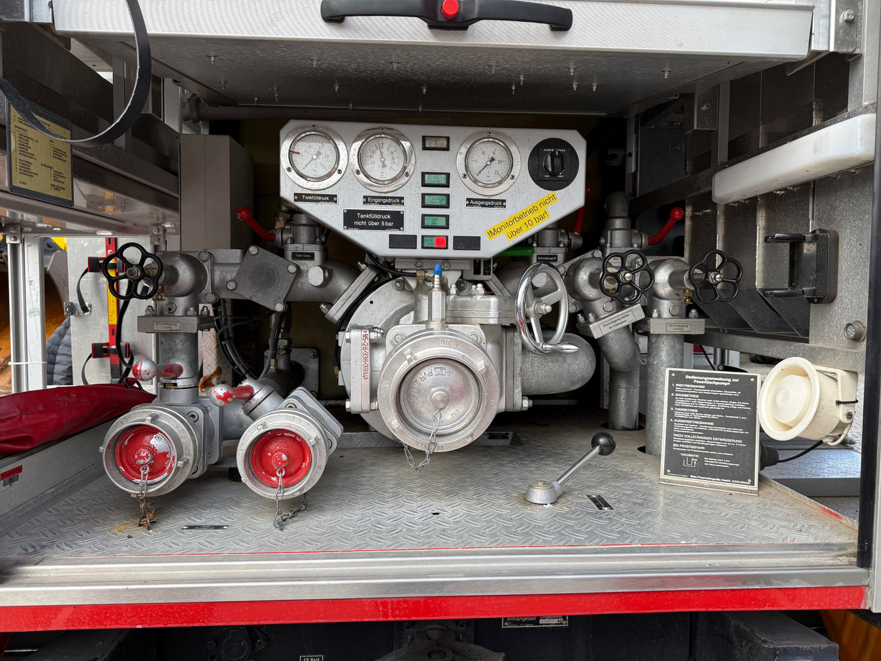 Пожарная машина MAN 12.222 LF16 Feuerwehr-LKW: фото 10 Пожарная машина MAN 12.222 LF16 Feuerwehr-LKW: фото 10