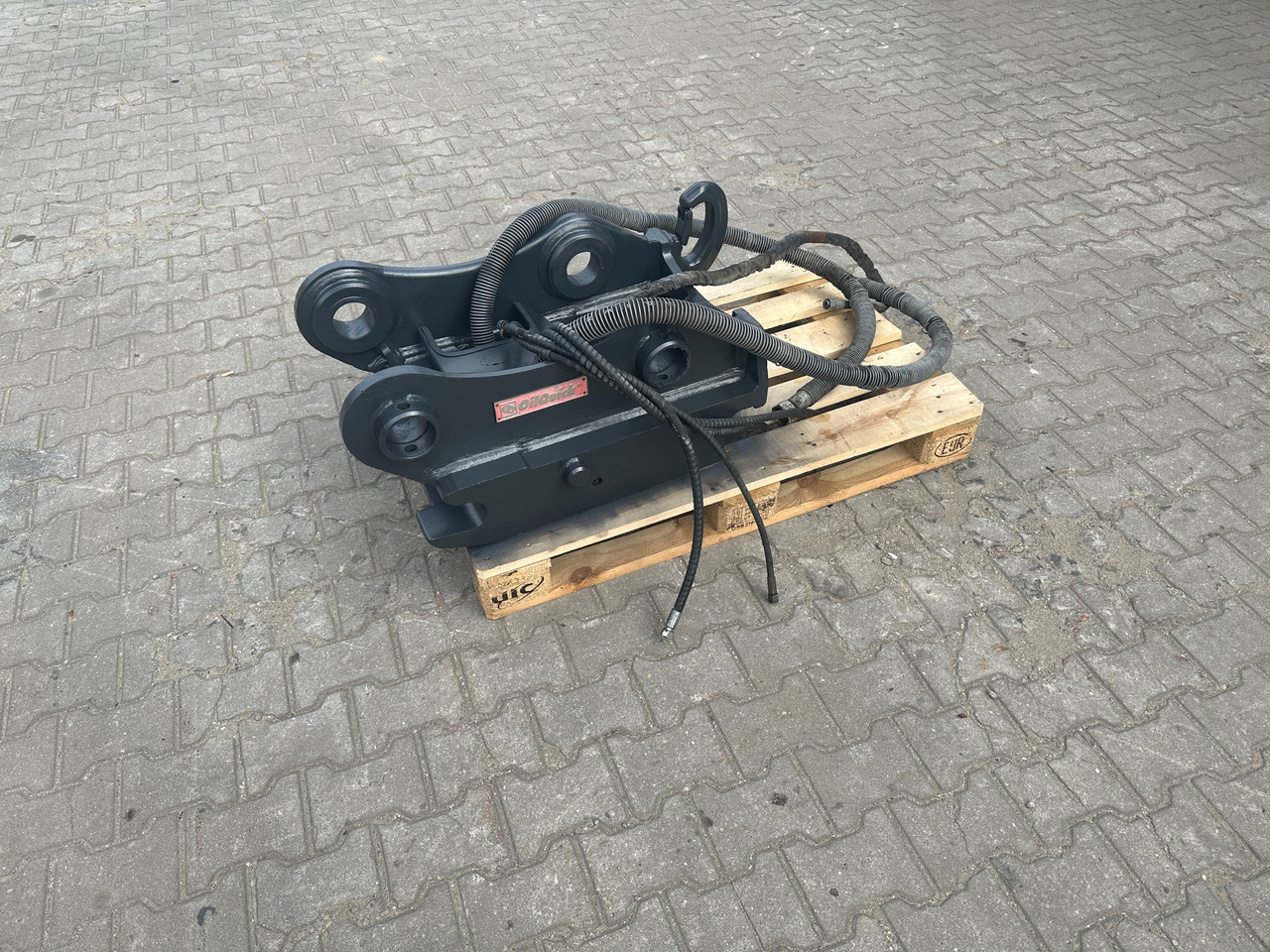 Oilquick OQ 70/55 vollhydraulischer Schnellwechsler - Сцепное устройство: фото 2 Oilquick OQ 70/55 vollhydraulischer Schnellwechsler - Сцепное устройство: фото 2