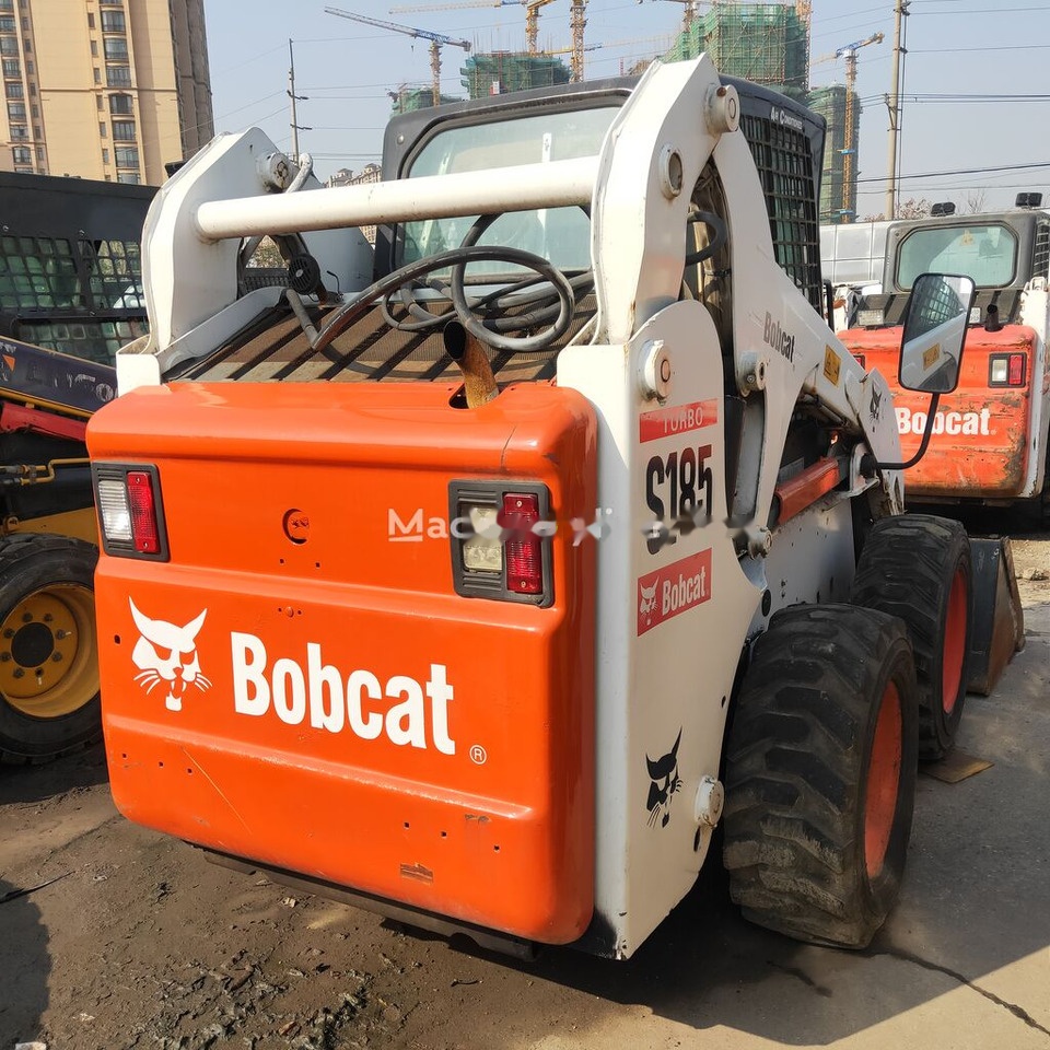 Bobcat S185 - Мини-погрузчик с бортовым поворотом: фото 3 Bobcat S185 - Мини-погрузчик с бортовым поворотом: фото 3