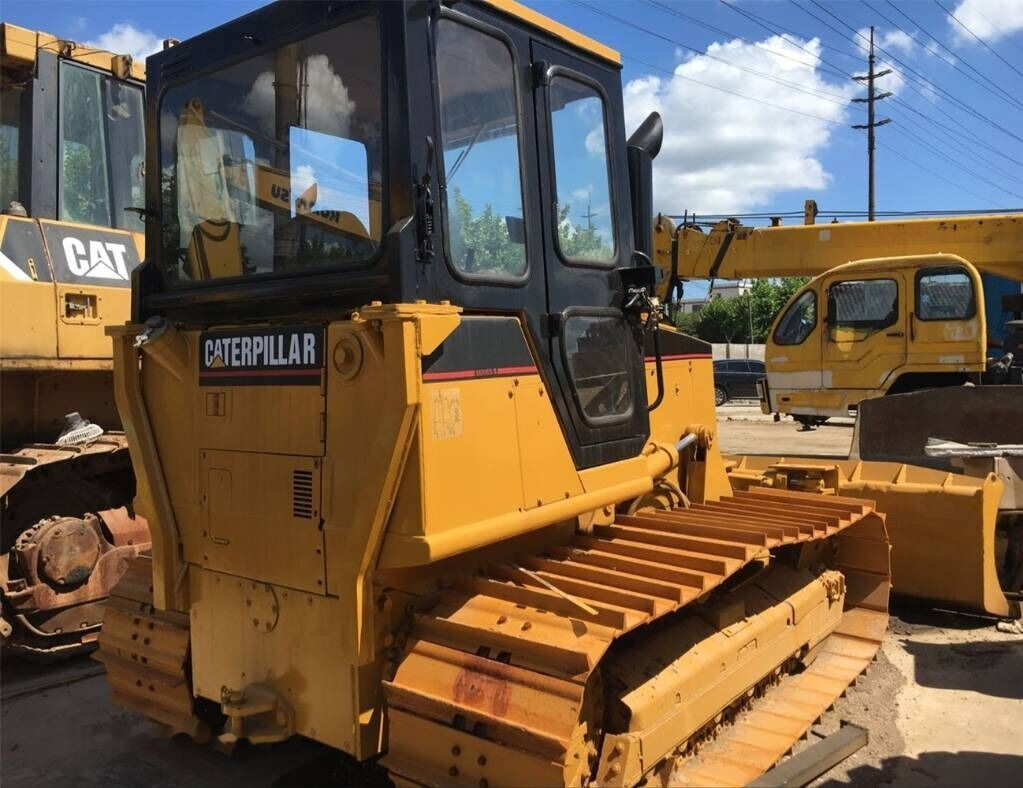 Caterpillar D4C - Бульдозер: фото 2 Caterpillar D4C - Бульдозер: фото 2