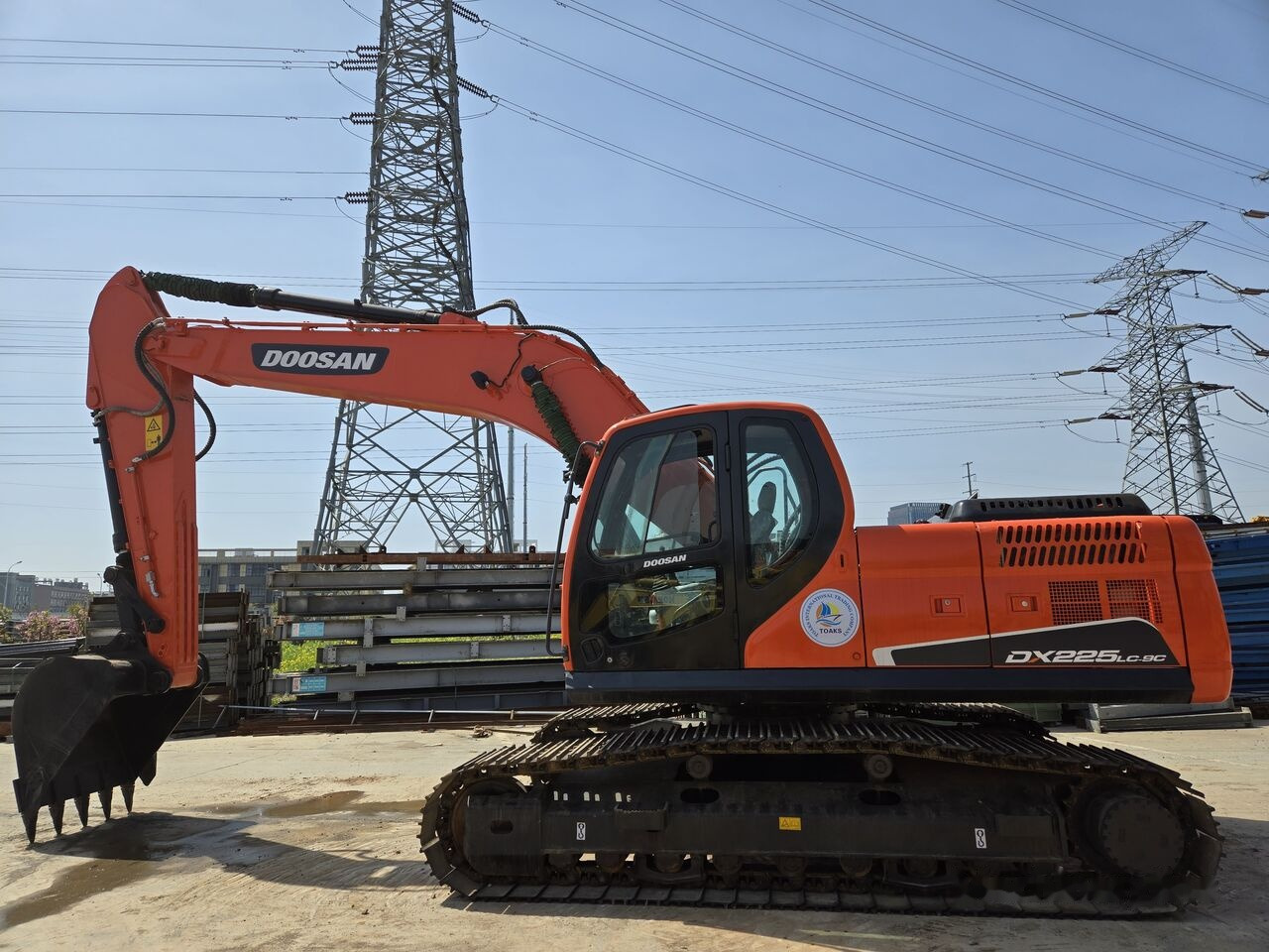Doosan DX225 - Гусеничный экскаватор: фото 1 Doosan DX225 - Гусеничный экскаватор: фото 1
