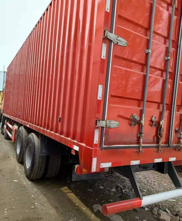 Howo 8X4 Box Truck Box Van - Грузовик-контейнеровоз/ Сменный кузов: фото 3 Howo 8X4 Box Truck Box Van - Грузовик-контейнеровоз/ Сменный кузов: фото 3
