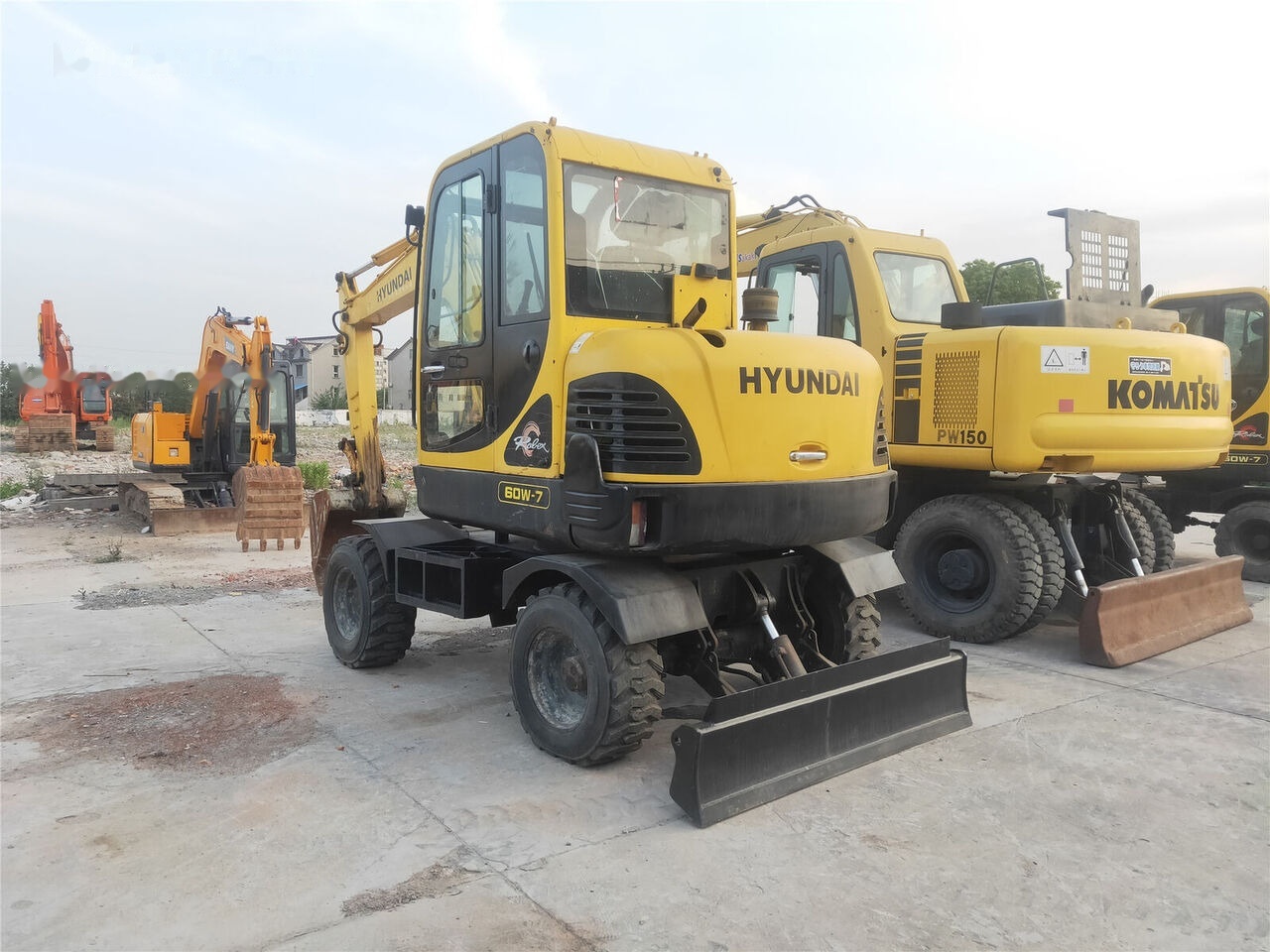 Hyundai R60W-7 - Колёсный экскаватор: фото 2 Hyundai R60W-7 - Колёсный экскаватор: фото 2