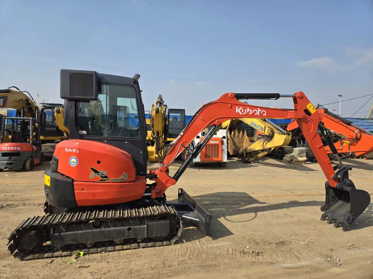 Мини-экскаватор KUBOTA U35: фото 7 Мини-экскаватор KUBOTA U35: фото 7