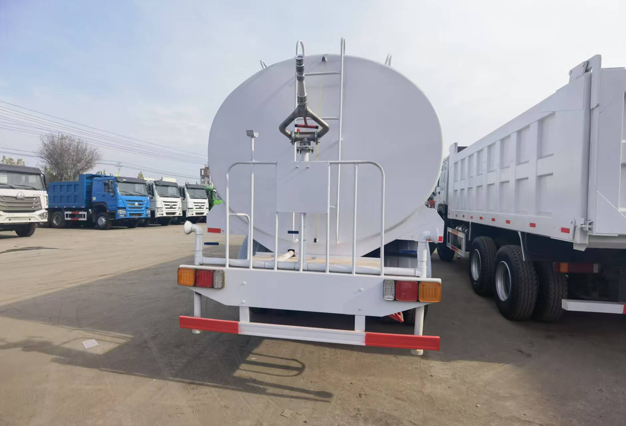 Shacman F3000 6*4 Sprinkler truck(Right rudder) - Коммунальная/ Специальная техника: фото 4 Shacman F3000 6*4 Sprinkler truck(Right rudder) - Коммунальная/ Специальная техника: фото 4