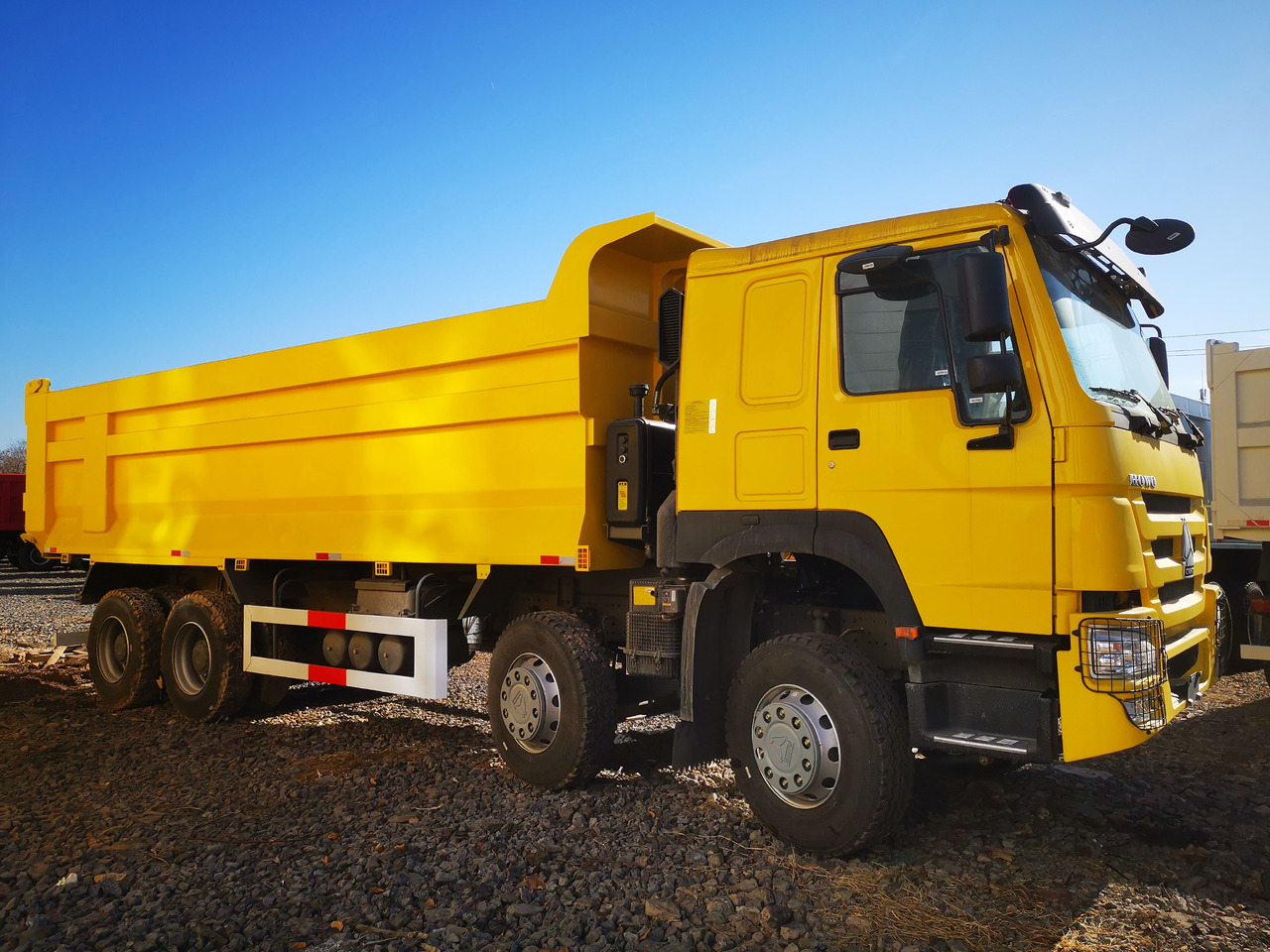 SINOTRUK HOWO 8*4 NEW TRUCK - Самосвал: фото 3 SINOTRUK HOWO 8*4 NEW TRUCK - Самосвал: фото 3