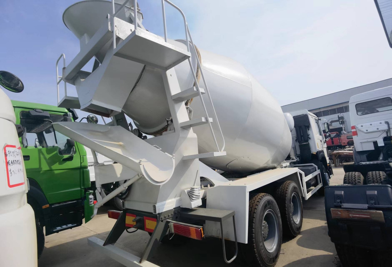 Sinotruk HOWO 371 6*4 Concrete mixer truck - Автобетоносмеситель: фото 4 Sinotruk HOWO 371 6*4 Concrete mixer truck - Автобетоносмеситель: фото 4
