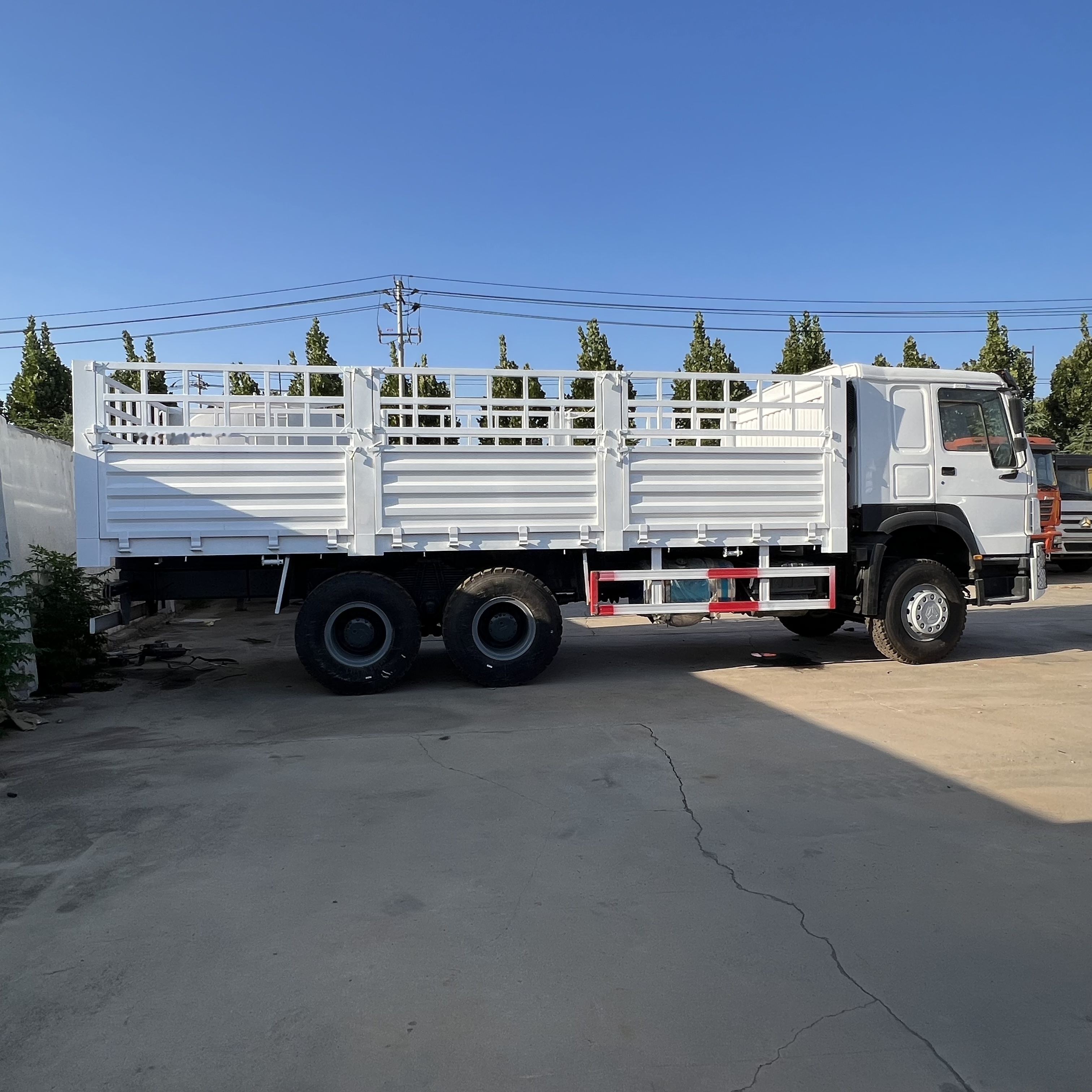 Sinotruk HOWO 371 6*4 Fence Truck - Грузовик бортовой/ Платформа: фото 5 Sinotruk HOWO 371 6*4 Fence Truck - Грузовик бортовой/ Платформа: фото 5