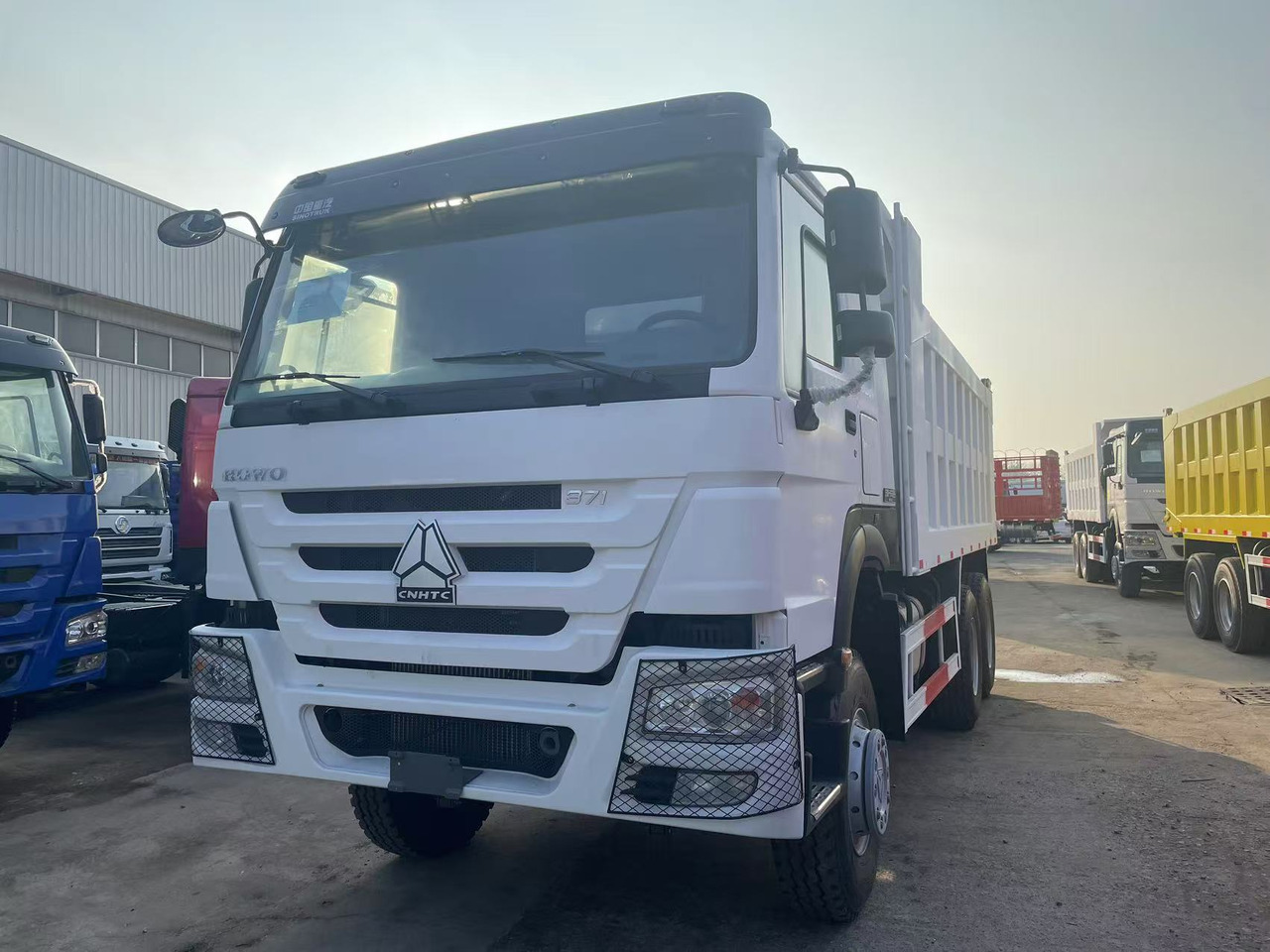Sinotruk HOWO 371 brand new 6*4 Dump truck - Самосвал: фото 1 Sinotruk HOWO 371 brand new 6*4 Dump truck - Самосвал: фото 1