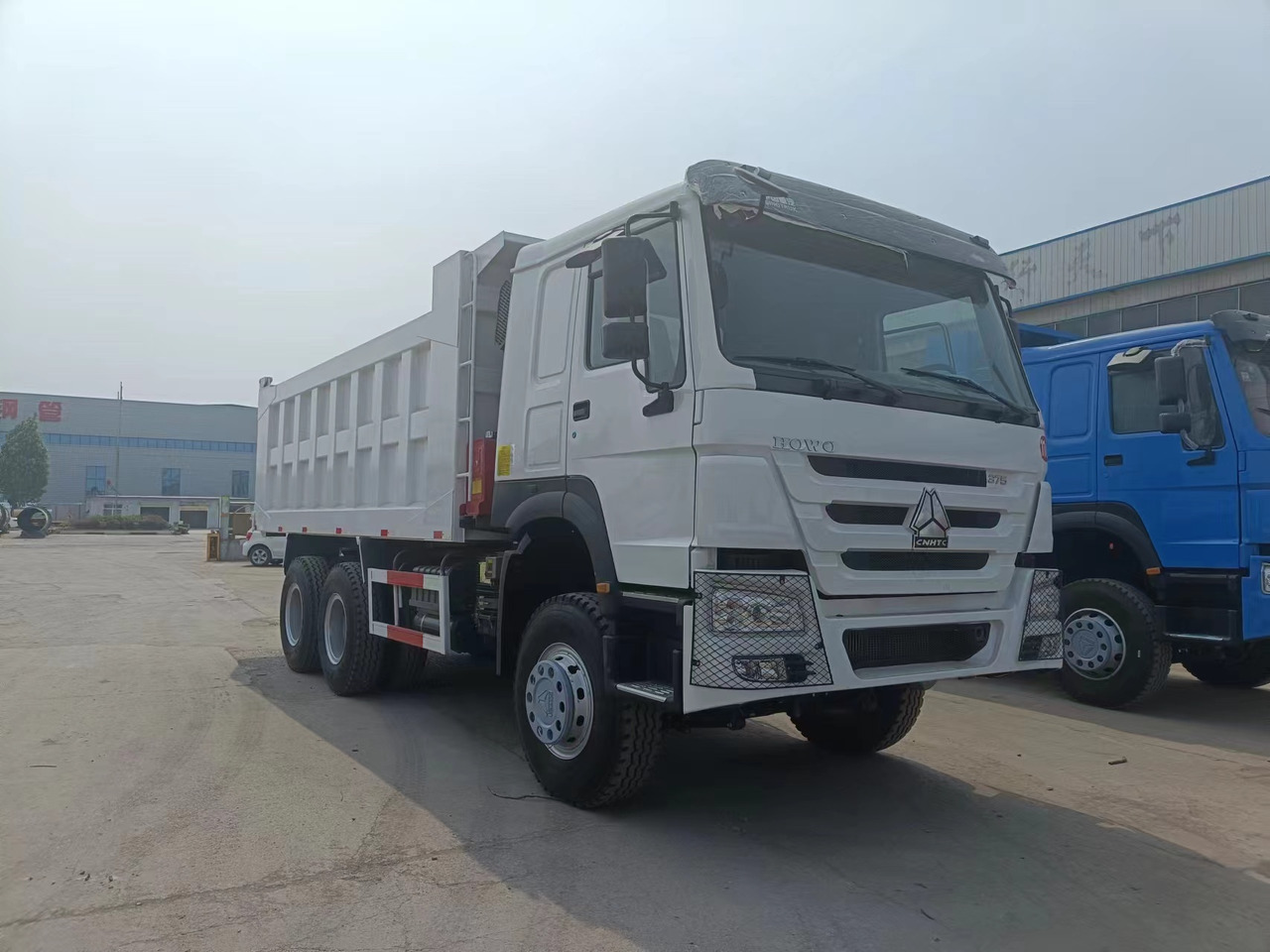 Sinotruk HOWO 375 6*4 dump truck - Мини-самосвал: фото 1 Sinotruk HOWO 375 6*4 dump truck - Мини-самосвал: фото 1
