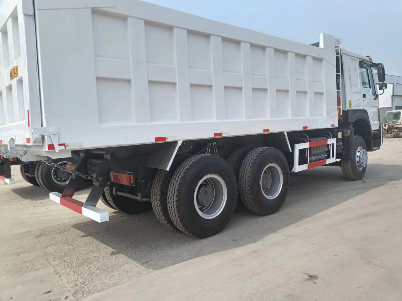 Sinotruk HOWO 375 6*4 dump truck - Мини-самосвал: фото 5 Sinotruk HOWO 375 6*4 dump truck - Мини-самосвал: фото 5
