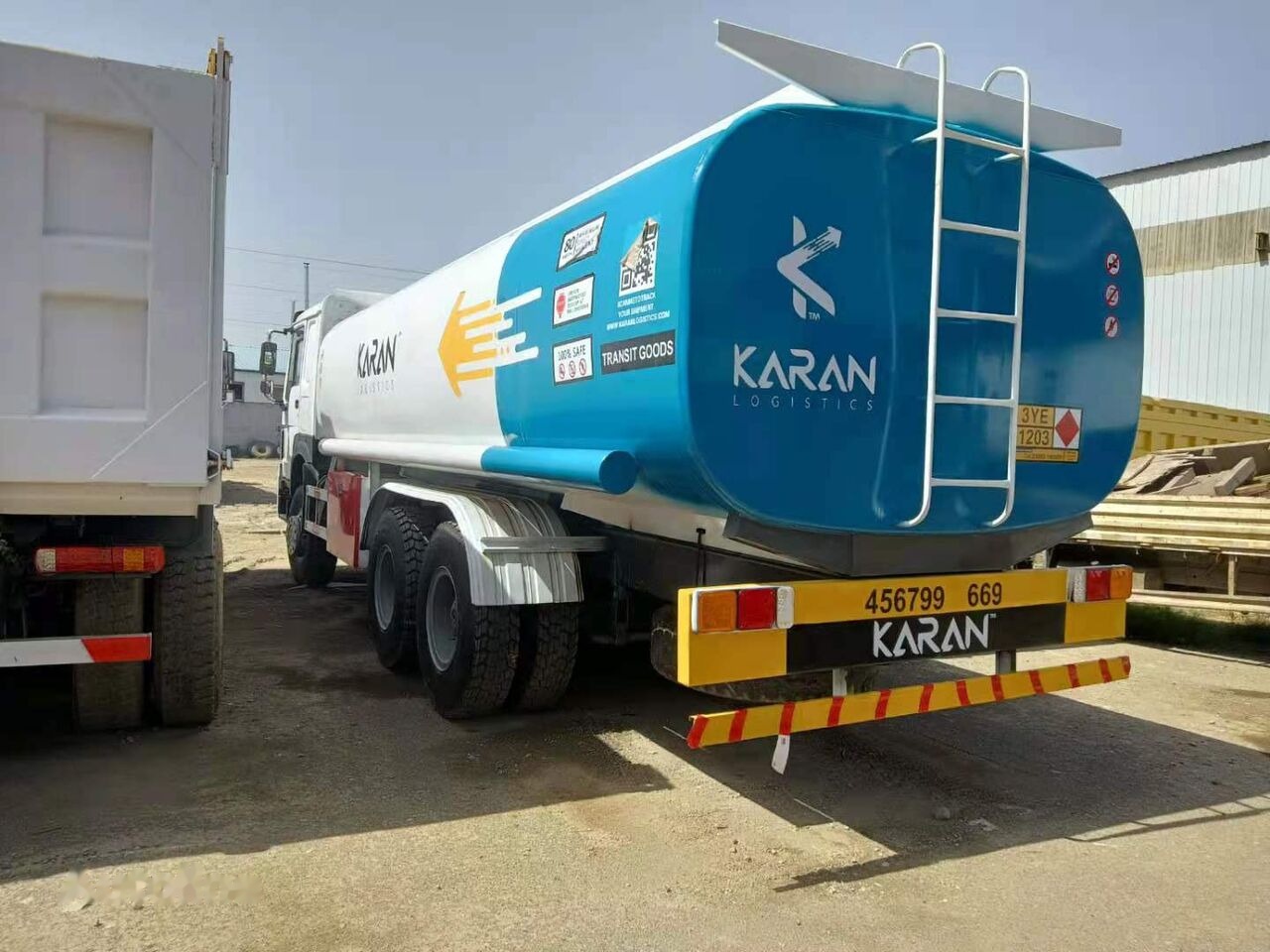 Sinotruk HOWO 6*4 Fuel Tank Truck - Грузовик-цистерна: фото 3 Sinotruk HOWO 6*4 Fuel Tank Truck - Грузовик-цистерна: фото 3