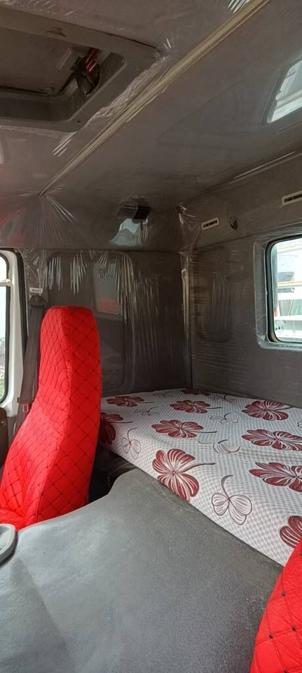 Sinotruk HOWO 6*4 sprinkler - Ассенизатор: фото 2 Sinotruk HOWO 6*4 sprinkler - Ассенизатор: фото 2