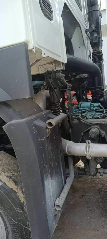 Sinotruk HOWO 6*4 sprinkler - Ассенизатор: фото 3 Sinotruk HOWO 6*4 sprinkler - Ассенизатор: фото 3