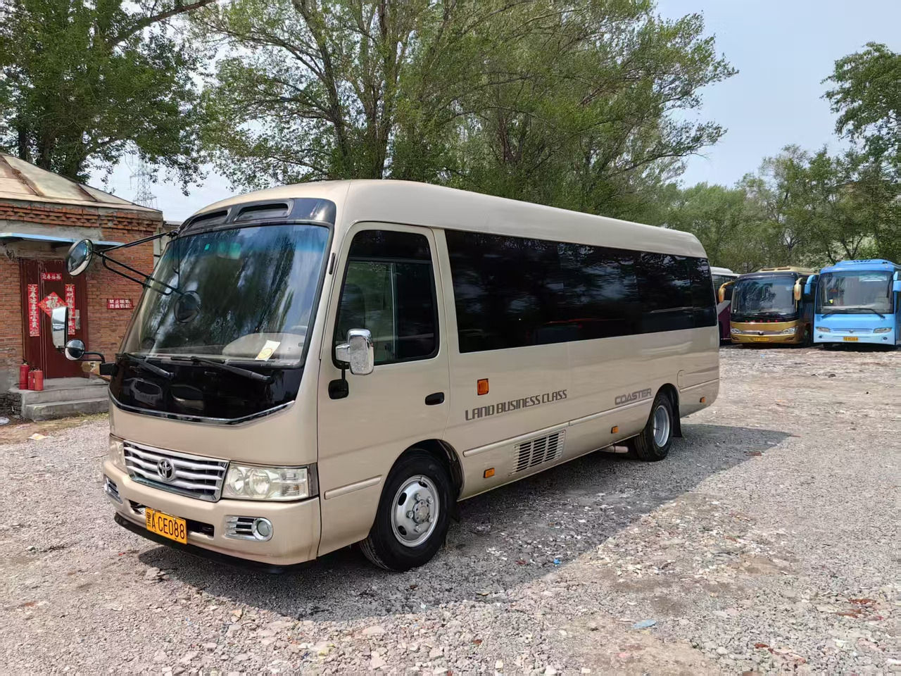Toyota Coaster - Микроавтобус, Пассажирский фургон: фото 1 Toyota Coaster - Микроавтобус, Пассажирский фургон: фото 1