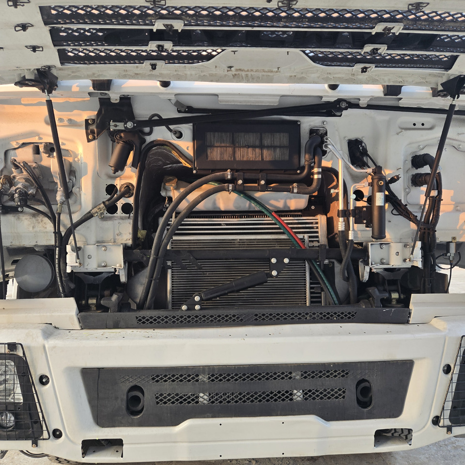 Тягач SHACMAN F3000: фото 11