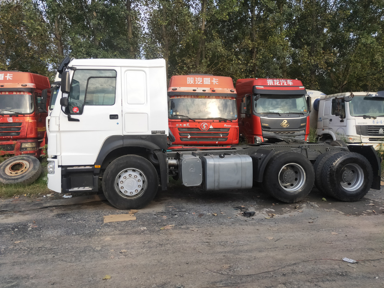 Sinotruk HOWO 371 6*4 Tractor - Тягач: фото 3 Sinotruk HOWO 371 6*4 Tractor - Тягач: фото 3