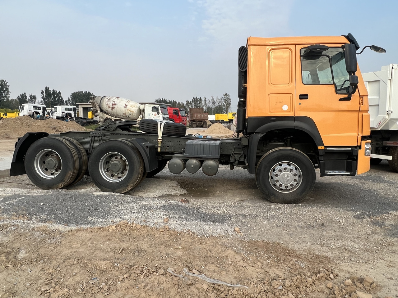 Sinotruk HOWO 371 Tractor - Тягач: фото 2 Sinotruk HOWO 371 Tractor - Тягач: фото 2
