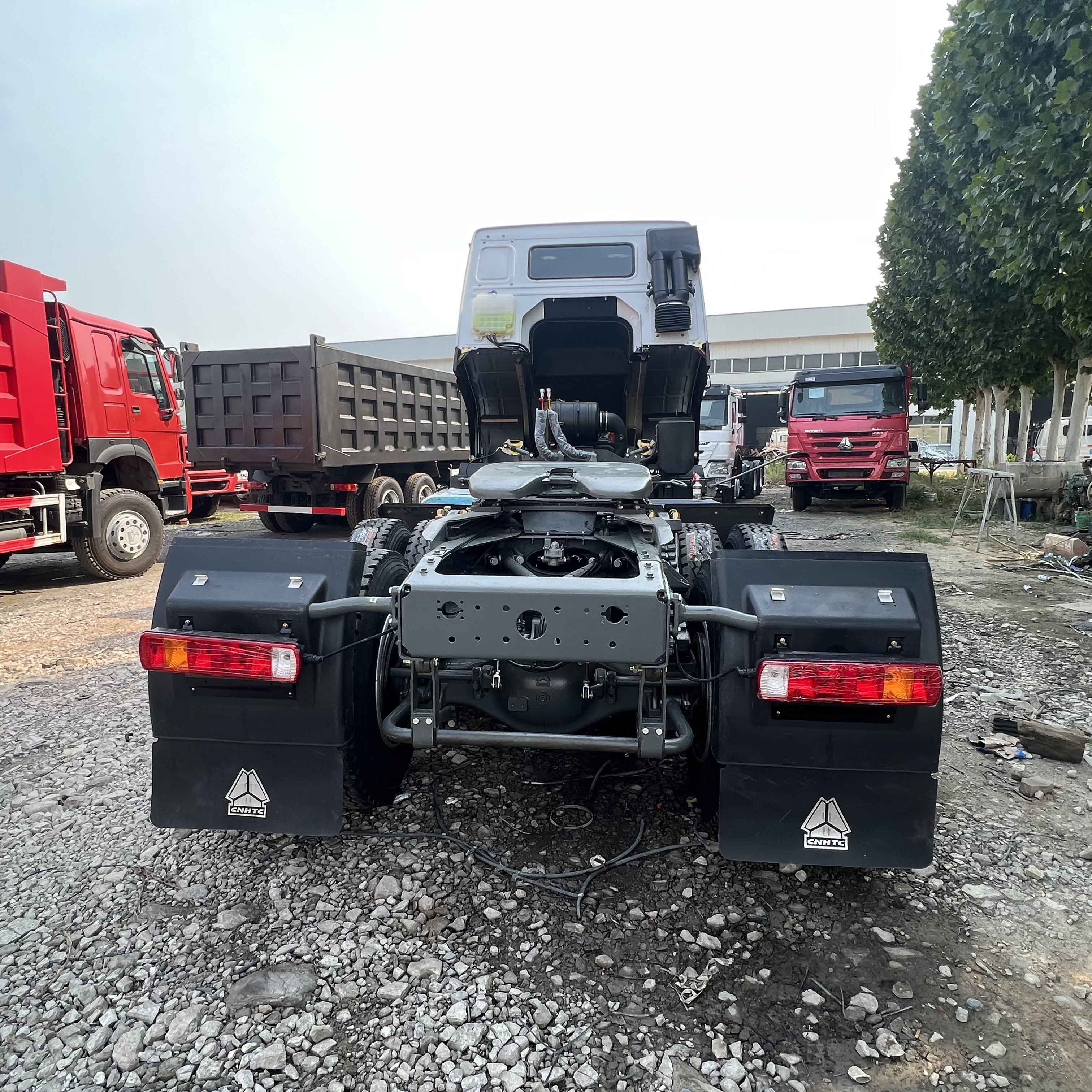 Sinotruk HOWO 371 Tractor - Тягач: фото 2 Sinotruk HOWO 371 Tractor - Тягач: фото 2
