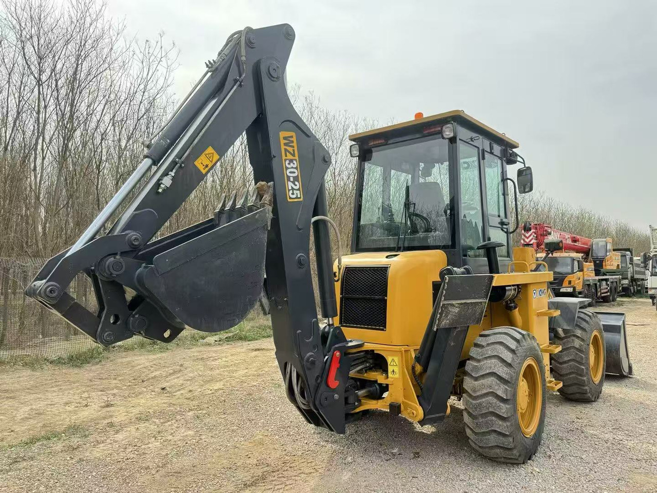 XCMG 30-25 - Экскаватор-погрузчик: фото 1 XCMG 30-25 - Экскаватор-погрузчик: фото 1