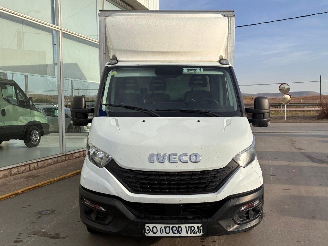 Caja cerrada IVECO 35C16 3.0 20m3 con puertas traseras - Фургон с закрытым кузовом: фото 2 Caja cerrada IVECO 35C16 3.0 20m3 con puertas traseras - Фургон с закрытым кузовом: фото 2