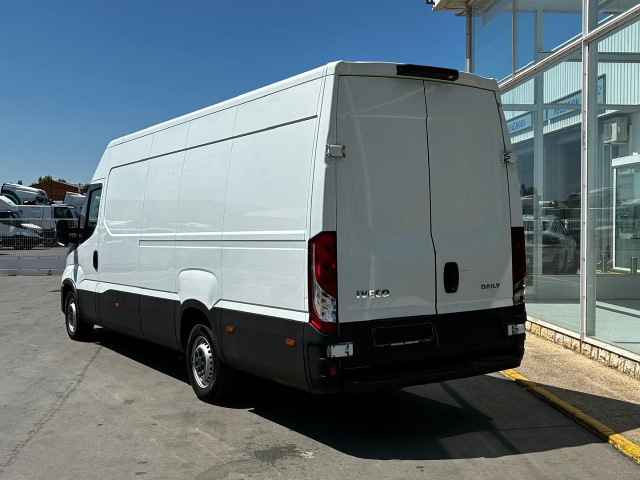 Furgón IVECO 35S14 V 16m3 - Цельнометаллический фургон: фото 4 Furgón IVECO 35S14 V 16m3 - Цельнометаллический фургон: фото 4