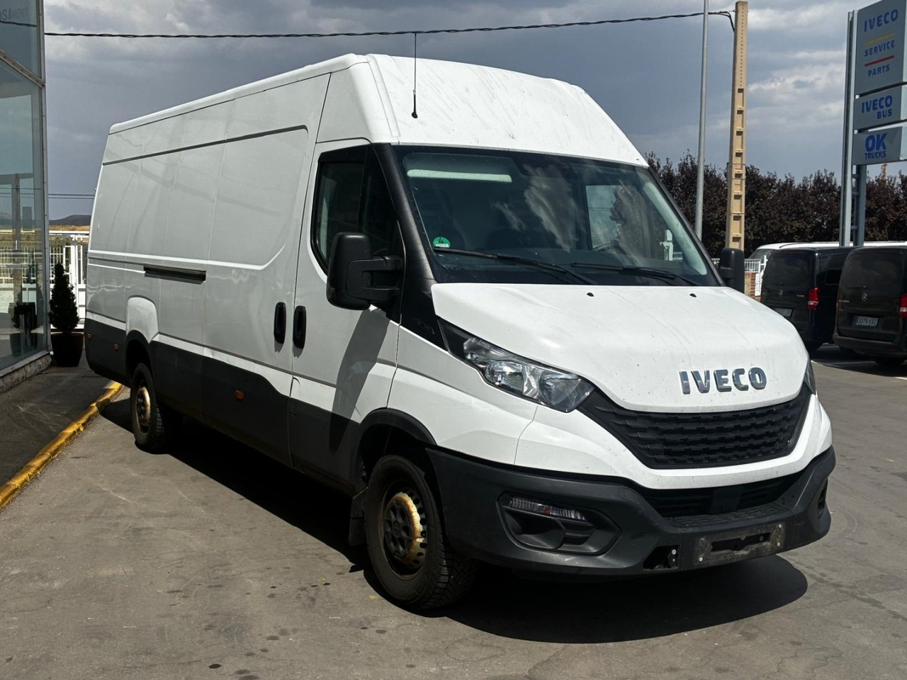 Furgón IVECO 35S14 V 16m3 - Цельнометаллический фургон: фото 3 Furgón IVECO 35S14 V 16m3 - Цельнометаллический фургон: фото 3