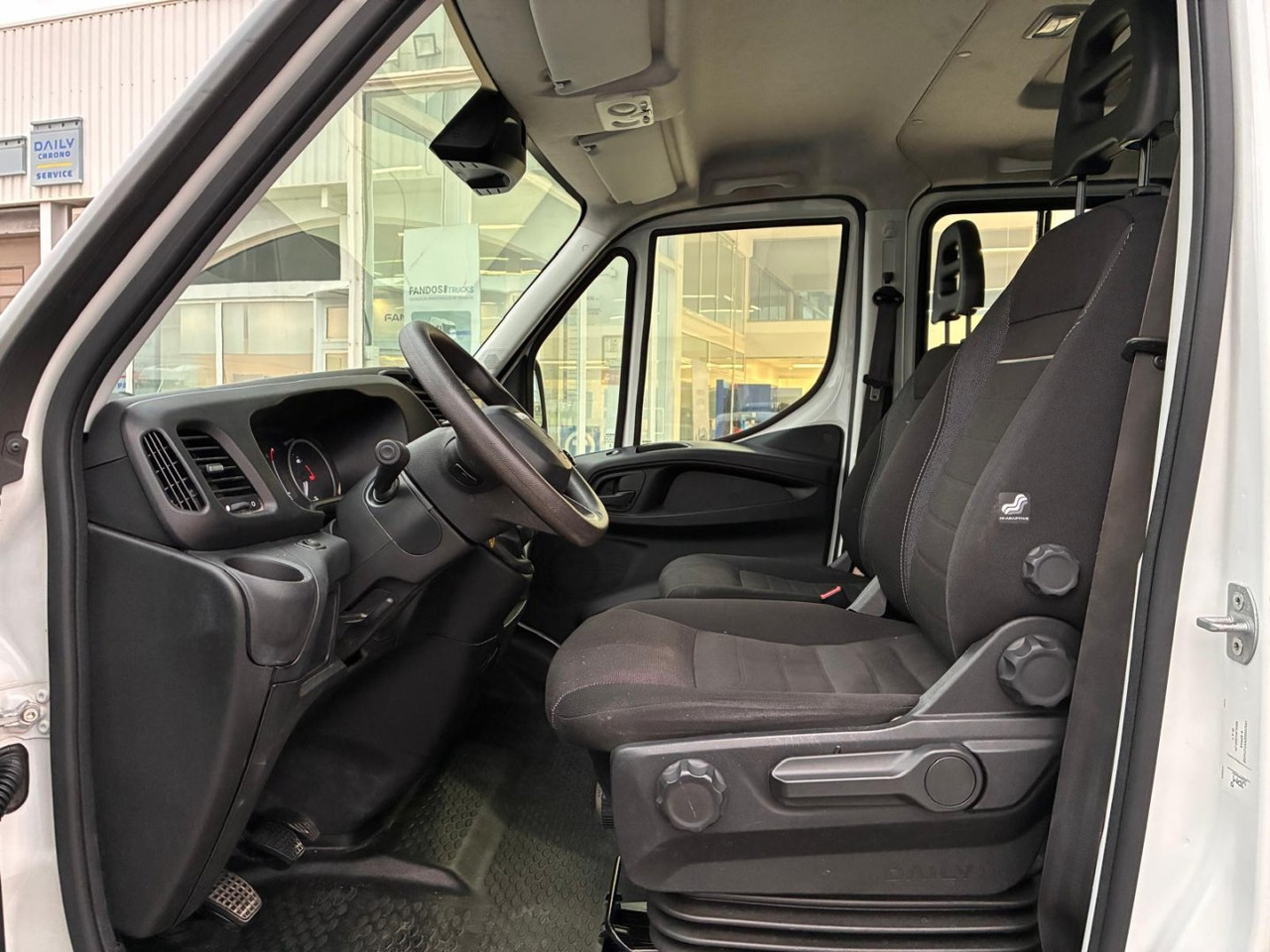 Volquete/Dumper IVECO 35C14 CAJA BASCULANTE DOBLE CABINA - Малотоннажный самосвал, Грузопассажирский фургон: фото 5 Volquete/Dumper IVECO 35C14 CAJA BASCULANTE DOBLE CABINA - Малотоннажный самосвал, Грузопассажирский фургон: фото 5