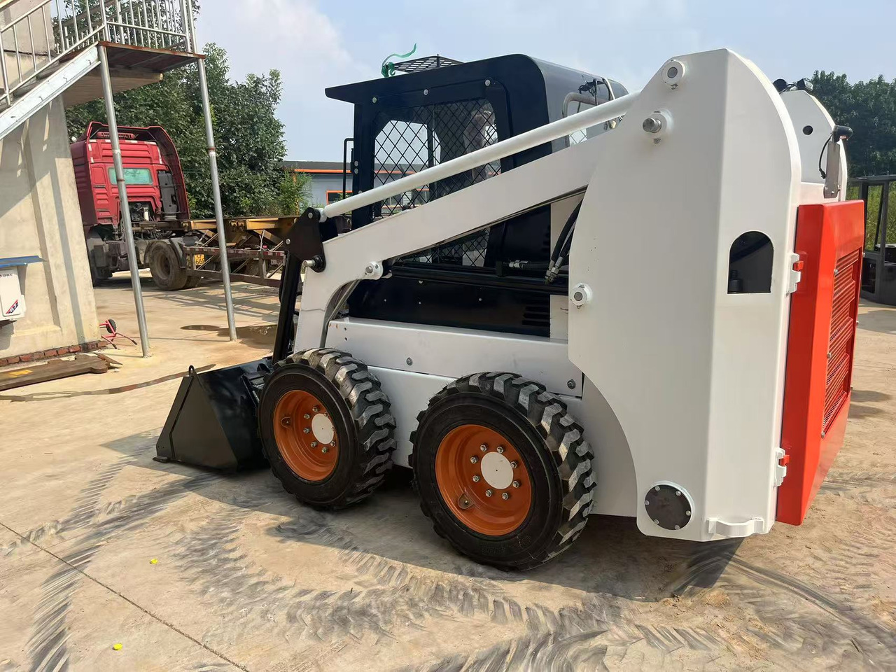 BOBCAT S550 S450 S18 BRAND NEW - Мини-погрузчик с бортовым поворотом: фото 3 BOBCAT S550 S450 S18 BRAND NEW - Мини-погрузчик с бортовым поворотом: фото 3