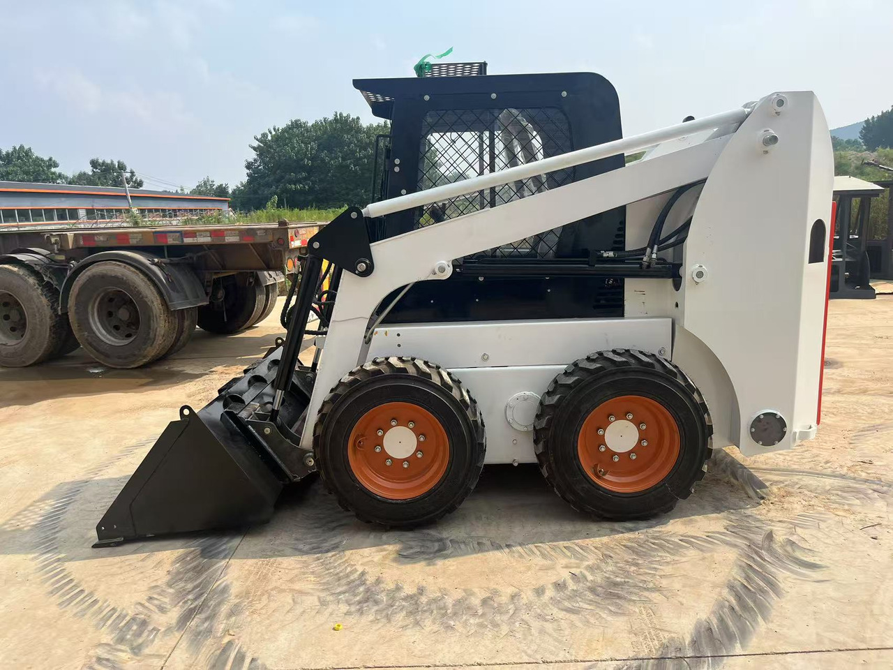 BOBCAT S550 S450 S18 BRAND NEW - Мини-погрузчик с бортовым поворотом: фото 2 BOBCAT S550 S450 S18 BRAND NEW - Мини-погрузчик с бортовым поворотом: фото 2