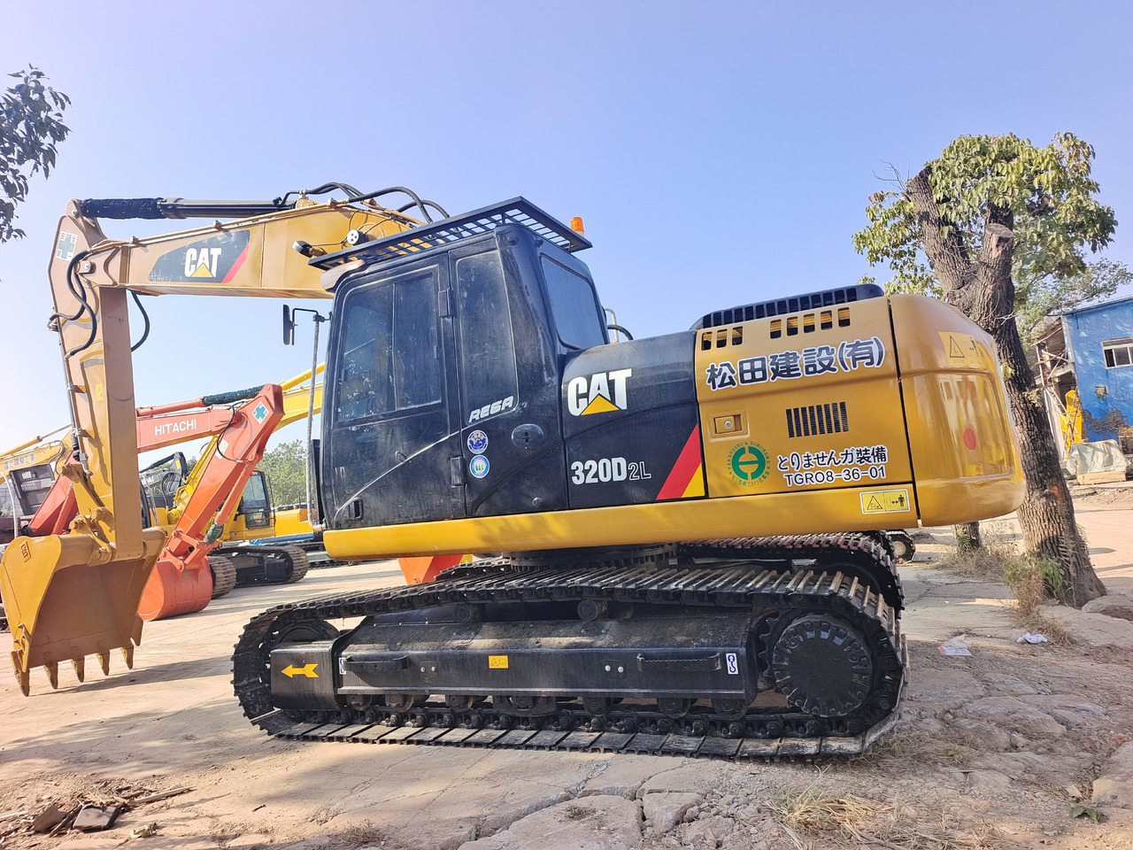 CAT 320D2L - Гусеничный экскаватор: фото 2 CAT 320D2L - Гусеничный экскаватор: фото 2