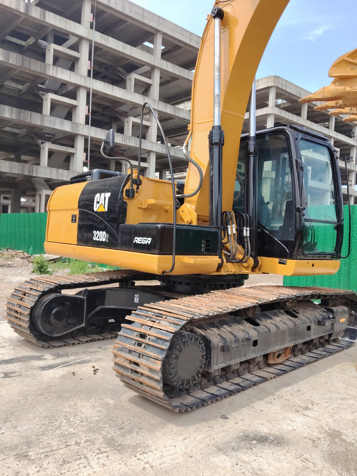 CATERPILLAR 320D2L with C7.1 ENGINE CAT 320D2 L 320 D 2 L C 7.1 ENGINE - Гусеничный экскаватор: фото 2 CATERPILLAR 320D2L with C7.1 ENGINE CAT 320D2 L 320 D 2 L C 7.1 ENGINE - Гусеничный экскаватор: фото 2