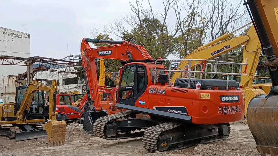 DOOSAN DX 225 LC - 9 C DX225 LCA - Гусеничный экскаватор: фото 3 DOOSAN DX 225 LC - 9 C DX225 LCA - Гусеничный экскаватор: фото 3