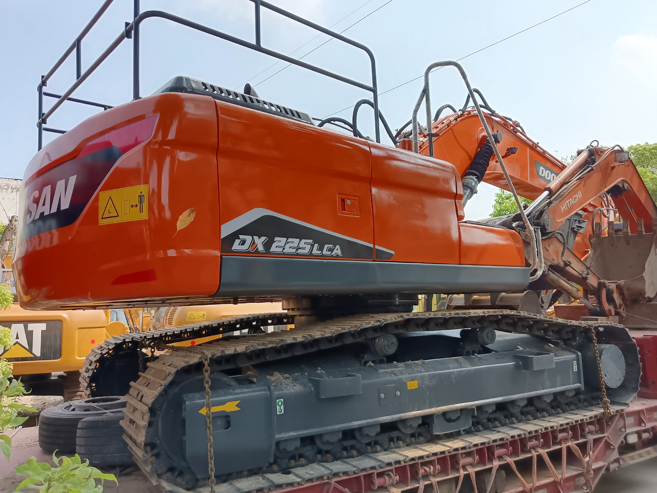 DOOSAN DX225 LCA LC-9C - Гусеничный экскаватор: фото 1 DOOSAN DX225 LCA LC-9C - Гусеничный экскаватор: фото 1