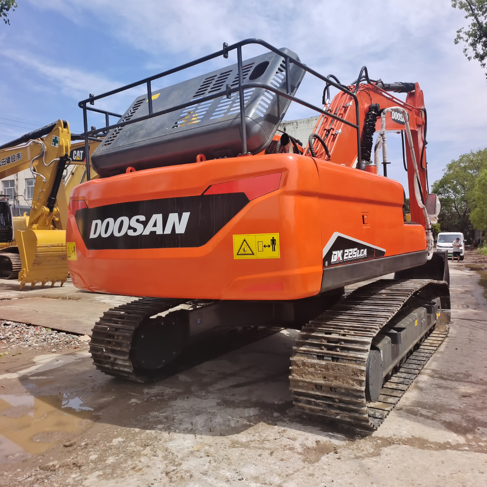 DOOSAN DX225LCA - Гусеничный экскаватор: фото 3 DOOSAN DX225LCA - Гусеничный экскаватор: фото 3