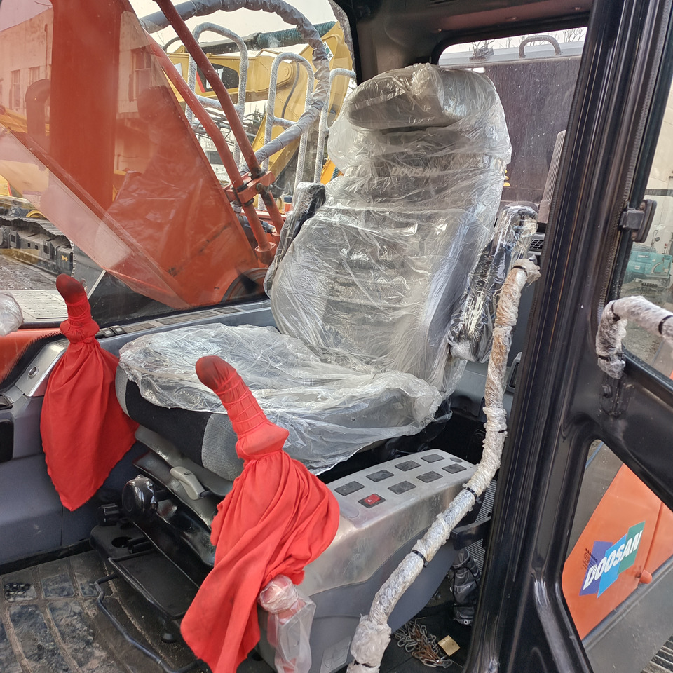DOOSAN DX300 DX300LC-9C DX300LCA DX340 DX225 - Гусеничный экскаватор: фото 4 DOOSAN DX300 DX300LC-9C DX300LCA DX340 DX225 - Гусеничный экскаватор: фото 4