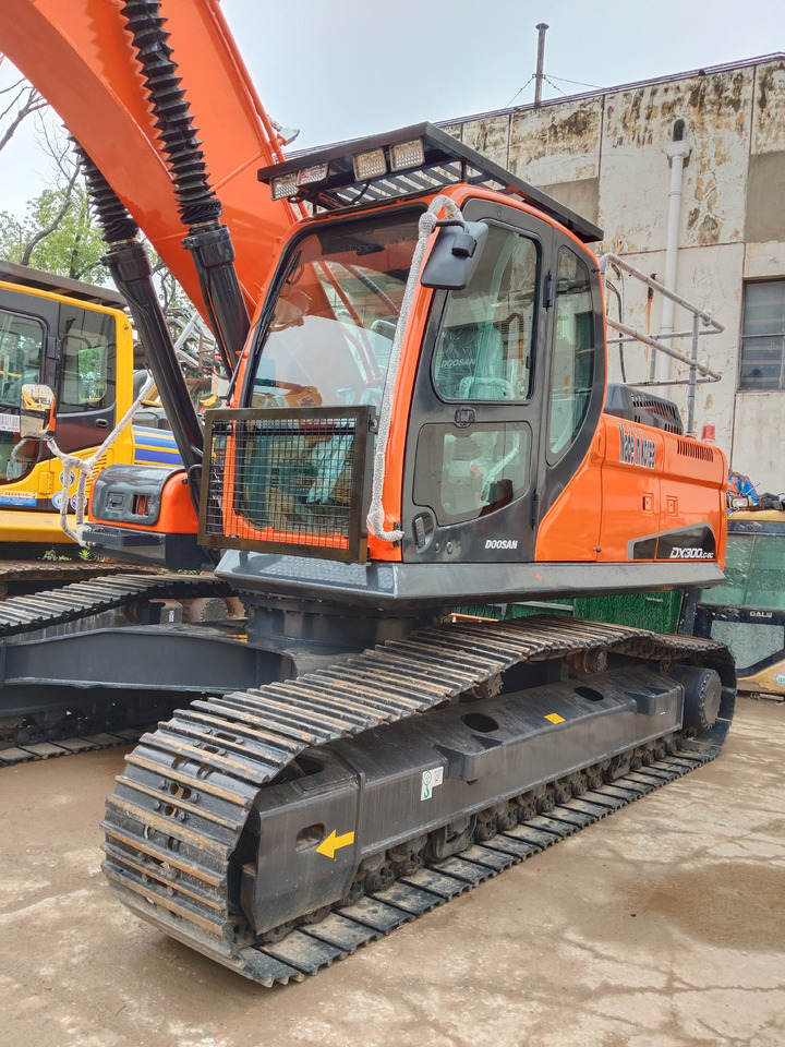 DOOSAN DX300LC - 9C DX300 DX300LCA - Гусеничный экскаватор: фото 1 DOOSAN DX300LC - 9C DX300 DX300LCA - Гусеничный экскаватор: фото 1